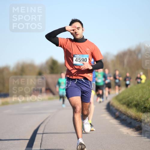 06.04.2025 - 44. Internationalen Wilhelmsburger Insellauf Jannik Wohlers http://msf.ph/oto/7604882 06.04.2025 09:22:19 Laufen 4590 meine-sportfotos.de