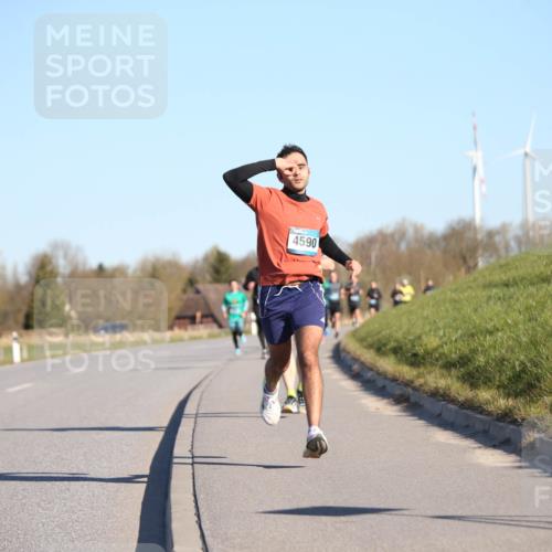 06.04.2025 - 44. Internationalen Wilhelmsburger Insellauf Jannik Wohlers http://msf.ph/oto/7604891 06.04.2025 09:22:19 Laufen 4590 meine-sportfotos.de