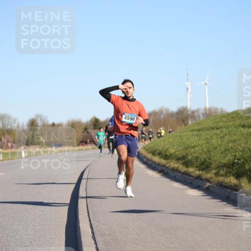 06.04.2025 - 44. Internationalen Wilhelmsburger Insellauf Jannik Wohlers http://msf.ph/oto/7604903 06.04.2025 09:22:19 Laufen 4590 meine-sportfotos.de