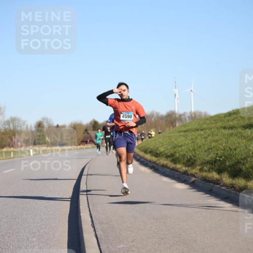 06.04.2025 - 44. Internationalen Wilhelmsburger Insellauf Jannik Wohlers http://msf.ph/oto/7604911 06.04.2025 09:22:19 Laufen 4590 meine-sportfotos.de