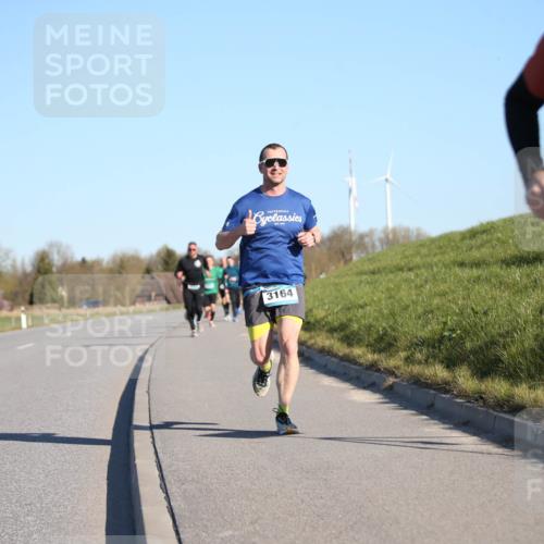 06.04.2025 - 44. Internationalen Wilhelmsburger Insellauf Jannik Wohlers http://msf.ph/oto/7604962 06.04.2025 09:22:21 Laufen 3164, 459 meine-sportfotos.de