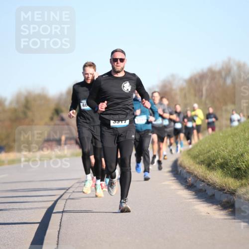06.04.2025 - 44. Internationalen Wilhelmsburger Insellauf Jannik Wohlers http://msf.ph/oto/7604988 06.04.2025 09:22:24 Laufen 46, 3395 meine-sportfotos.de