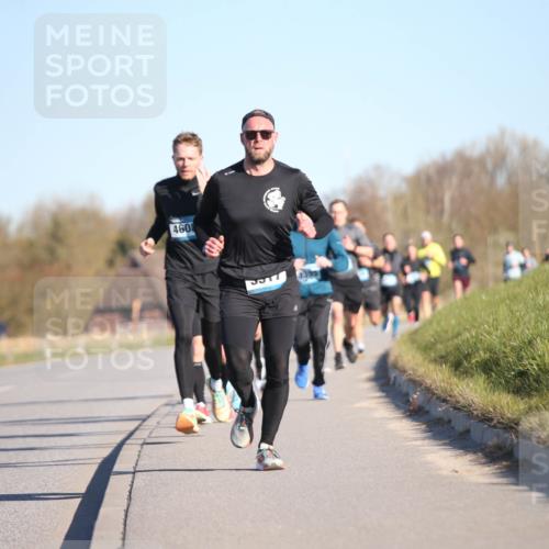 06.04.2025 - 44. Internationalen Wilhelmsburger Insellauf Jannik Wohlers http://msf.ph/oto/7604990 06.04.2025 09:22:24 Laufen 4608, 3393 meine-sportfotos.de