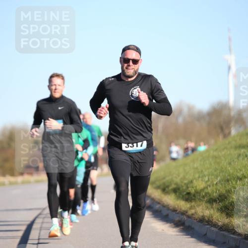 06.04.2025 - 44. Internationalen Wilhelmsburger Insellauf Jannik Wohlers http://msf.ph/oto/7604998 06.04.2025 09:22:26 Laufen 3317 meine-sportfotos.de