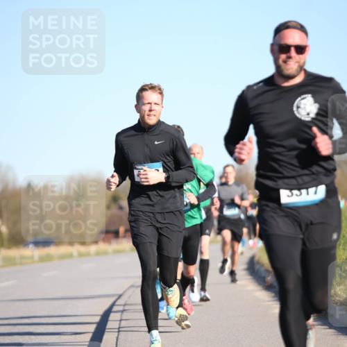 06.04.2025 - 44. Internationalen Wilhelmsburger Insellauf Jannik Wohlers http://msf.ph/oto/7605000 06.04.2025 09:22:27 Laufen 3317 meine-sportfotos.de