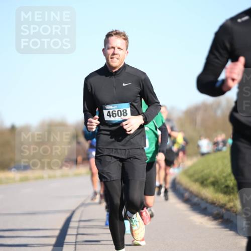 06.04.2025 - 44. Internationalen Wilhelmsburger Insellauf Jannik Wohlers http://msf.ph/oto/7605018 06.04.2025 09:22:28 Laufen 4608, 5577 meine-sportfotos.de