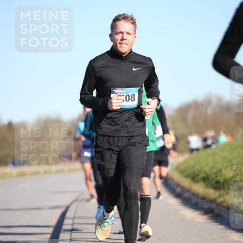 06.04.2025 - 44. Internationalen Wilhelmsburger Insellauf Jannik Wohlers http://msf.ph/oto/7605021 06.04.2025 09:22:28 Laufen 08, 33 meine-sportfotos.de