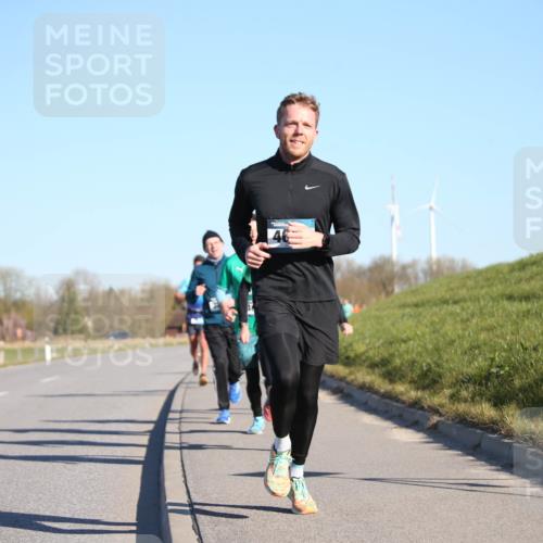 06.04.2025 - 44. Internationalen Wilhelmsburger Insellauf Jannik Wohlers http://msf.ph/oto/7605041 06.04.2025 09:22:29 Laufen  meine-sportfotos.de