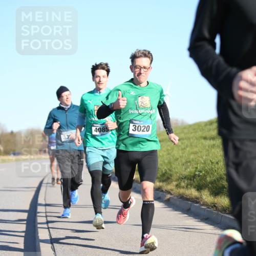 06.04.2025 - 44. Internationalen Wilhelmsburger Insellauf Jannik Wohlers http://msf.ph/oto/7605063 06.04.2025 09:22:30 Laufen 4085, 3020, 4608 meine-sportfotos.de