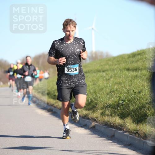 06.04.2025 - 44. Internationalen Wilhelmsburger Insellauf Jannik Wohlers http://msf.ph/oto/7605189 06.04.2025 09:22:35 Laufen 3536 meine-sportfotos.de