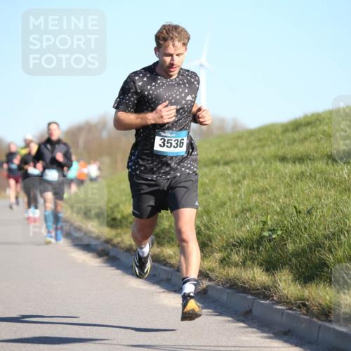 06.04.2025 - 44. Internationalen Wilhelmsburger Insellauf Jannik Wohlers http://msf.ph/oto/7605197 06.04.2025 09:22:35 Laufen 3536 meine-sportfotos.de