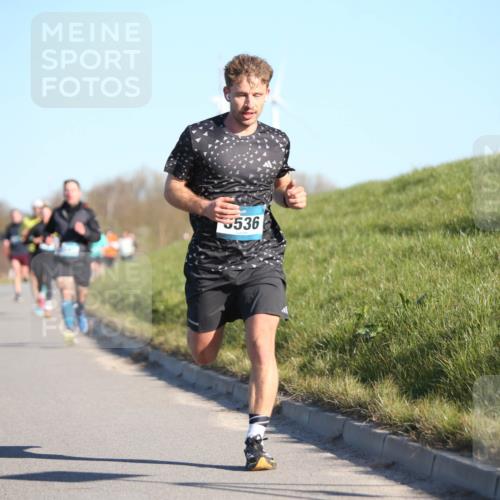 06.04.2025 - 44. Internationalen Wilhelmsburger Insellauf Jannik Wohlers http://msf.ph/oto/7605201 06.04.2025 09:22:35 Laufen 536 meine-sportfotos.de