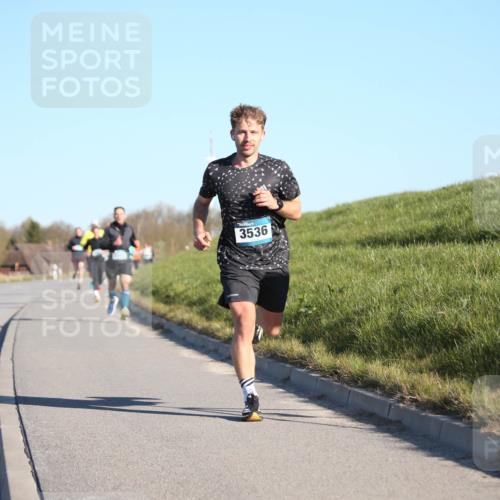 06.04.2025 - 44. Internationalen Wilhelmsburger Insellauf Jannik Wohlers http://msf.ph/oto/7605217 06.04.2025 09:22:36 Laufen 3536 meine-sportfotos.de