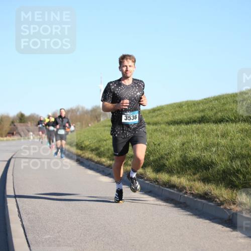 06.04.2025 - 44. Internationalen Wilhelmsburger Insellauf Jannik Wohlers http://msf.ph/oto/7605224 06.04.2025 09:22:36 Laufen 3536 meine-sportfotos.de