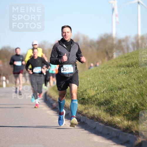 06.04.2025 - 44. Internationalen Wilhelmsburger Insellauf Jannik Wohlers http://msf.ph/oto/7605233 06.04.2025 09:22:37 Laufen 3250, 3541 meine-sportfotos.de