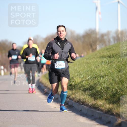 06.04.2025 - 44. Internationalen Wilhelmsburger Insellauf Jannik Wohlers http://msf.ph/oto/7605238 06.04.2025 09:22:37 Laufen 250, 3541 meine-sportfotos.de