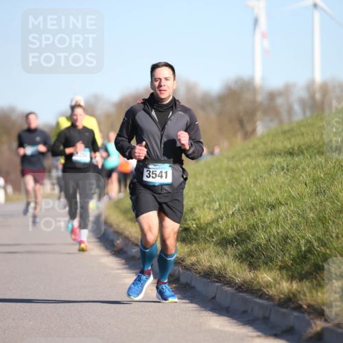 06.04.2025 - 44. Internationalen Wilhelmsburger Insellauf Jannik Wohlers http://msf.ph/oto/7605243 06.04.2025 09:22:37 Laufen 3541 meine-sportfotos.de