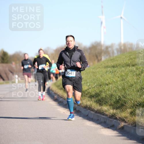 06.04.2025 - 44. Internationalen Wilhelmsburger Insellauf Jannik Wohlers http://msf.ph/oto/7605249 06.04.2025 09:22:38 Laufen 3541 meine-sportfotos.de