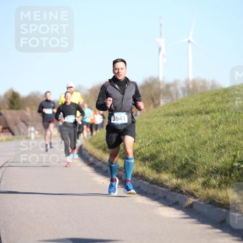 06.04.2025 - 44. Internationalen Wilhelmsburger Insellauf Jannik Wohlers http://msf.ph/oto/7605254 06.04.2025 09:22:38 Laufen 3541 meine-sportfotos.de