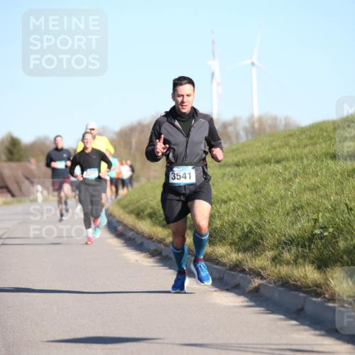 06.04.2025 - 44. Internationalen Wilhelmsburger Insellauf Jannik Wohlers http://msf.ph/oto/7605264 06.04.2025 09:22:39 Laufen 3541 meine-sportfotos.de