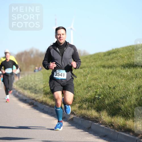 06.04.2025 - 44. Internationalen Wilhelmsburger Insellauf Jannik Wohlers http://msf.ph/oto/7605276 06.04.2025 09:22:39 Laufen 3541 meine-sportfotos.de