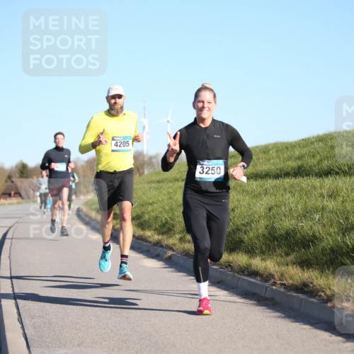 06.04.2025 - 44. Internationalen Wilhelmsburger Insellauf Jannik Wohlers http://msf.ph/oto/7605328 06.04.2025 09:22:44 Laufen 4311, 4205, 3250 meine-sportfotos.de