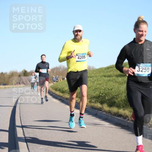06.04.2025 - 44. Internationalen Wilhelmsburger Insellauf Jannik Wohlers http://msf.ph/oto/7605348 06.04.2025 09:22:44 Laufen 4205, 3250 meine-sportfotos.de