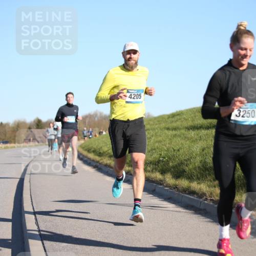 06.04.2025 - 44. Internationalen Wilhelmsburger Insellauf Jannik Wohlers http://msf.ph/oto/7605350 06.04.2025 09:22:44 Laufen 4205, 3250 meine-sportfotos.de