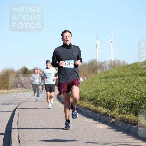 06.04.2025 - 44. Internationalen Wilhelmsburger Insellauf Jannik Wohlers http://msf.ph/oto/7605355 06.04.2025 09:22:46 Laufen 4391, 4311 meine-sportfotos.de