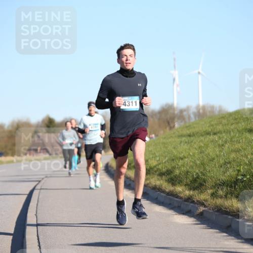 06.04.2025 - 44. Internationalen Wilhelmsburger Insellauf Jannik Wohlers http://msf.ph/oto/7605357 06.04.2025 09:22:46 Laufen 4391, 4311 meine-sportfotos.de