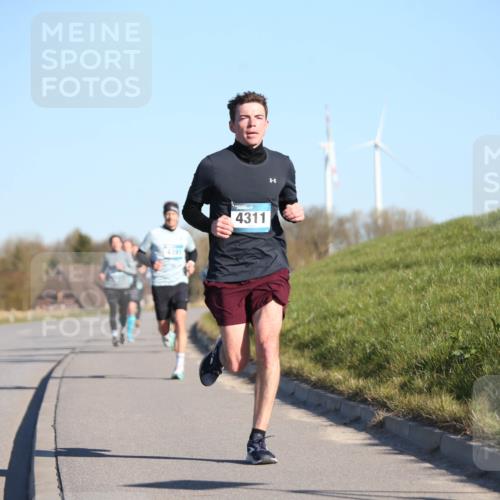 06.04.2025 - 44. Internationalen Wilhelmsburger Insellauf Jannik Wohlers http://msf.ph/oto/7605363 06.04.2025 09:22:46 Laufen 4391, 4311 meine-sportfotos.de