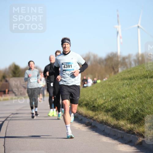 06.04.2025 - 44. Internationalen Wilhelmsburger Insellauf Jannik Wohlers http://msf.ph/oto/7605375 06.04.2025 09:22:48 Laufen 3748, 4391 meine-sportfotos.de