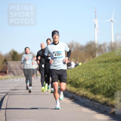 06.04.2025 - 44. Internationalen Wilhelmsburger Insellauf Jannik Wohlers http://msf.ph/oto/7605377 06.04.2025 09:22:48 Laufen 3744, 4391 meine-sportfotos.de