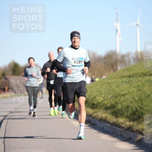 06.04.2025 - 44. Internationalen Wilhelmsburger Insellauf Jannik Wohlers http://msf.ph/oto/7605386 06.04.2025 09:22:48 Laufen 344, 4391 meine-sportfotos.de