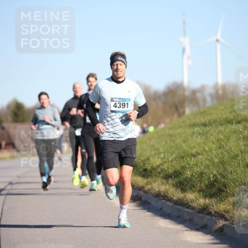 06.04.2025 - 44. Internationalen Wilhelmsburger Insellauf Jannik Wohlers http://msf.ph/oto/7605390 06.04.2025 09:22:48 Laufen 4391 meine-sportfotos.de