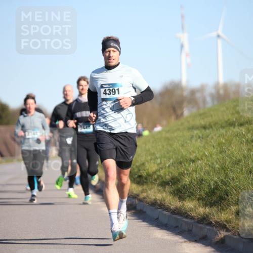 06.04.2025 - 44. Internationalen Wilhelmsburger Insellauf Jannik Wohlers http://msf.ph/oto/7605396 06.04.2025 09:22:48 Laufen 3748, 4391 meine-sportfotos.de