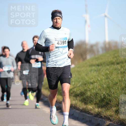 06.04.2025 - 44. Internationalen Wilhelmsburger Insellauf Jannik Wohlers http://msf.ph/oto/7605401 06.04.2025 09:22:49 Laufen 3448, 4391 meine-sportfotos.de