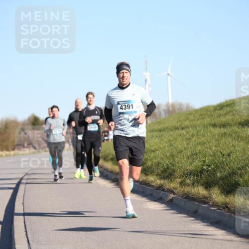 06.04.2025 - 44. Internationalen Wilhelmsburger Insellauf Jannik Wohlers http://msf.ph/oto/7605411 06.04.2025 09:22:49 Laufen 37, 43, 3448, 4391 meine-sportfotos.de
