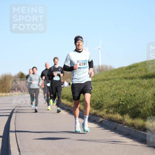 06.04.2025 - 44. Internationalen Wilhelmsburger Insellauf Jannik Wohlers http://msf.ph/oto/7605415 06.04.2025 09:22:49 Laufen 3748, 3448, 4391 meine-sportfotos.de