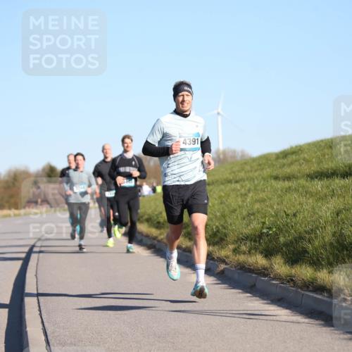 06.04.2025 - 44. Internationalen Wilhelmsburger Insellauf Jannik Wohlers http://msf.ph/oto/7605418 06.04.2025 09:22:49 Laufen 37, 48, 4391 meine-sportfotos.de