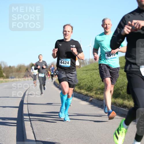 06.04.2025 - 44. Internationalen Wilhelmsburger Insellauf Jannik Wohlers http://msf.ph/oto/7609085 06.04.2025 09:22:55 Laufen 4424, 10, 4510, 4496 meine-sportfotos.de