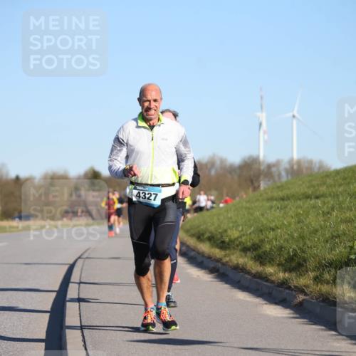 06.04.2025 - 44. Internationalen Wilhelmsburger Insellauf Jannik Wohlers http://msf.ph/oto/7609136 06.04.2025 09:23:01 Laufen 4327 meine-sportfotos.de