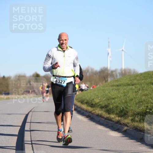 06.04.2025 - 44. Internationalen Wilhelmsburger Insellauf Jannik Wohlers http://msf.ph/oto/7609137 06.04.2025 09:23:01 Laufen 4327 meine-sportfotos.de