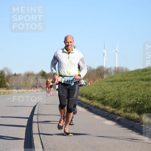 06.04.2025 - 44. Internationalen Wilhelmsburger Insellauf Jannik Wohlers http://msf.ph/oto/7609143 06.04.2025 09:23:02 Laufen 4327 meine-sportfotos.de