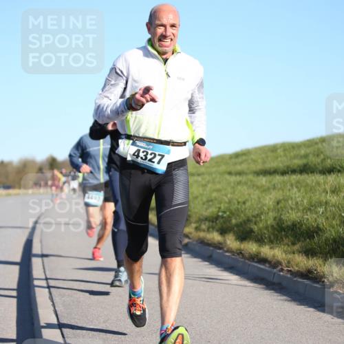 06.04.2025 - 44. Internationalen Wilhelmsburger Insellauf Jannik Wohlers http://msf.ph/oto/7609147 06.04.2025 09:23:03 Laufen 4493, 4327 meine-sportfotos.de