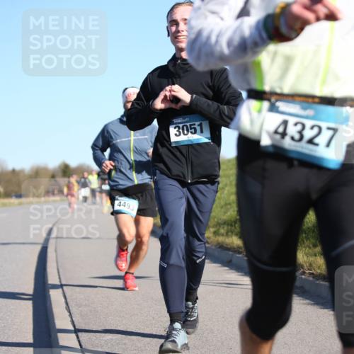 06.04.2025 - 44. Internationalen Wilhelmsburger Insellauf Jannik Wohlers http://msf.ph/oto/7609151 06.04.2025 09:23:04 Laufen 4493, 3051, 4327 meine-sportfotos.de