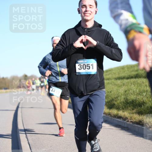 06.04.2025 - 44. Internationalen Wilhelmsburger Insellauf Jannik Wohlers http://msf.ph/oto/7609159 06.04.2025 09:23:04 Laufen 4493, 3051 meine-sportfotos.de