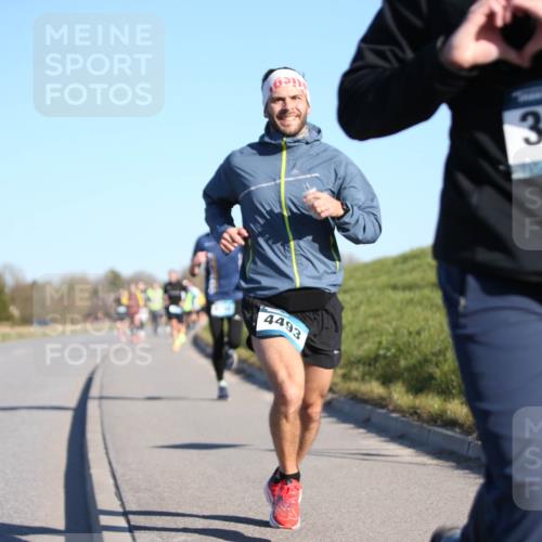 06.04.2025 - 44. Internationalen Wilhelmsburger Insellauf Jannik Wohlers http://msf.ph/oto/7609174 06.04.2025 09:23:04 Laufen 4493, 3051 meine-sportfotos.de