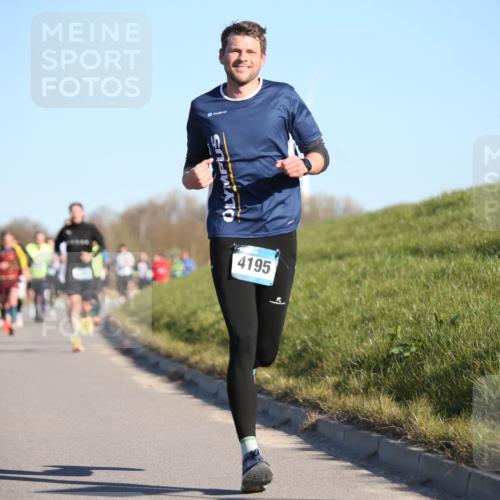 06.04.2025 - 44. Internationalen Wilhelmsburger Insellauf Jannik Wohlers http://msf.ph/oto/7609188 06.04.2025 09:23:06 Laufen 4195 meine-sportfotos.de