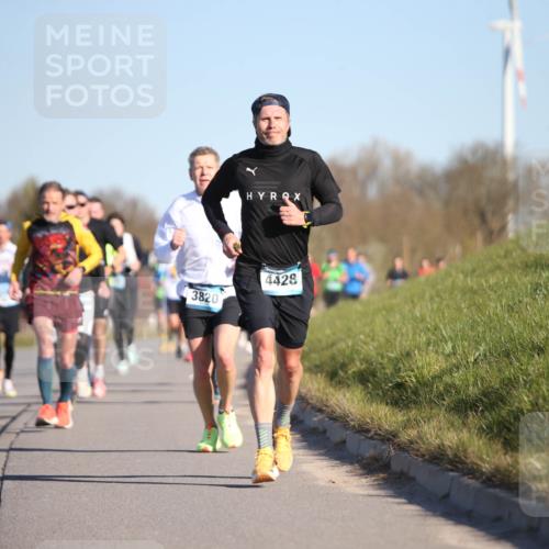 06.04.2025 - 44. Internationalen Wilhelmsburger Insellauf Jannik Wohlers http://msf.ph/oto/7609194 06.04.2025 09:23:09 Laufen 3820, 4428 meine-sportfotos.de